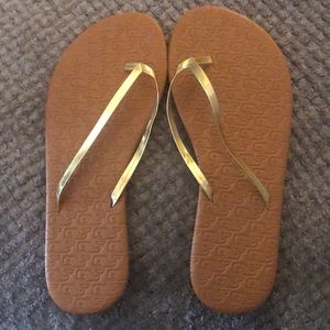 Vineyard Vines Gold Flip Flops